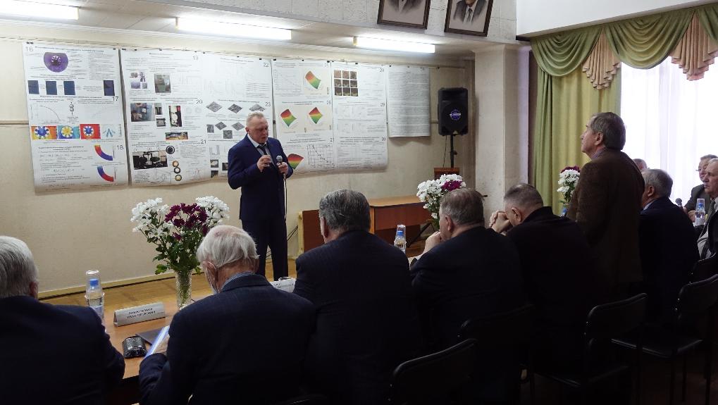 Поздравляем с  успешными защитами Балушкину Елену и Вахрушева  Владимира!